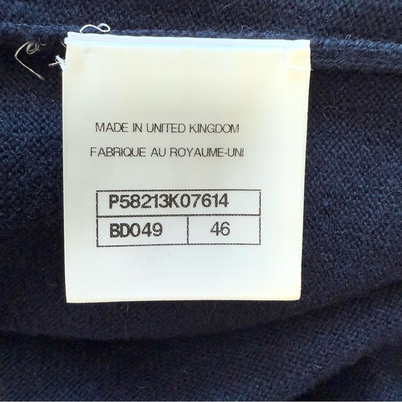 CHANEL women cashmere dress size 46FR or 12 US Authentic Retail 3500$ - Picture 9 of 12